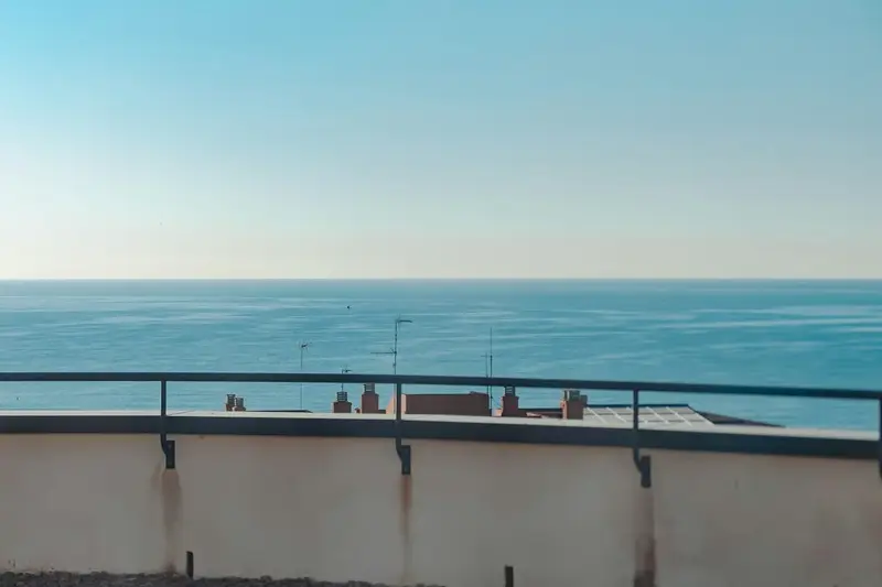 Vista al mar desde el balcón