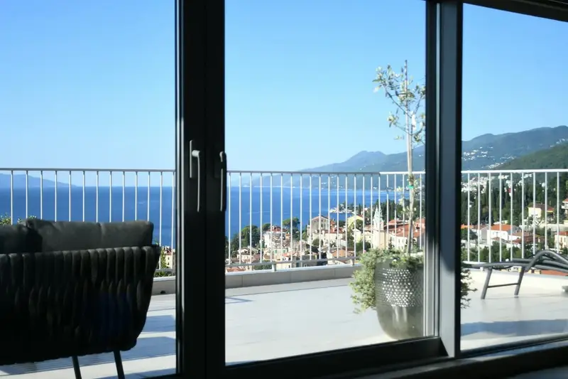 Balcón con vista a la bahía